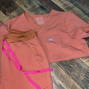 FIGS Terracotta Scrub Set